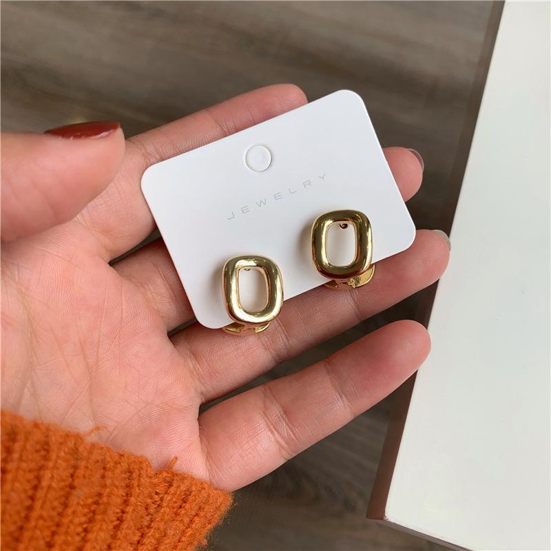 

Новые простые металлические серьги для женщин, модные геометрические полые двусторонние квадратные зажимы для ушей
