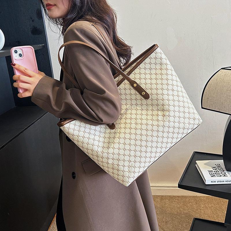 Go To Work Retro Large-capacity Shoulder Bag Women's Winter New Casual Personalized Tote Bag Fashion Underarm Bag