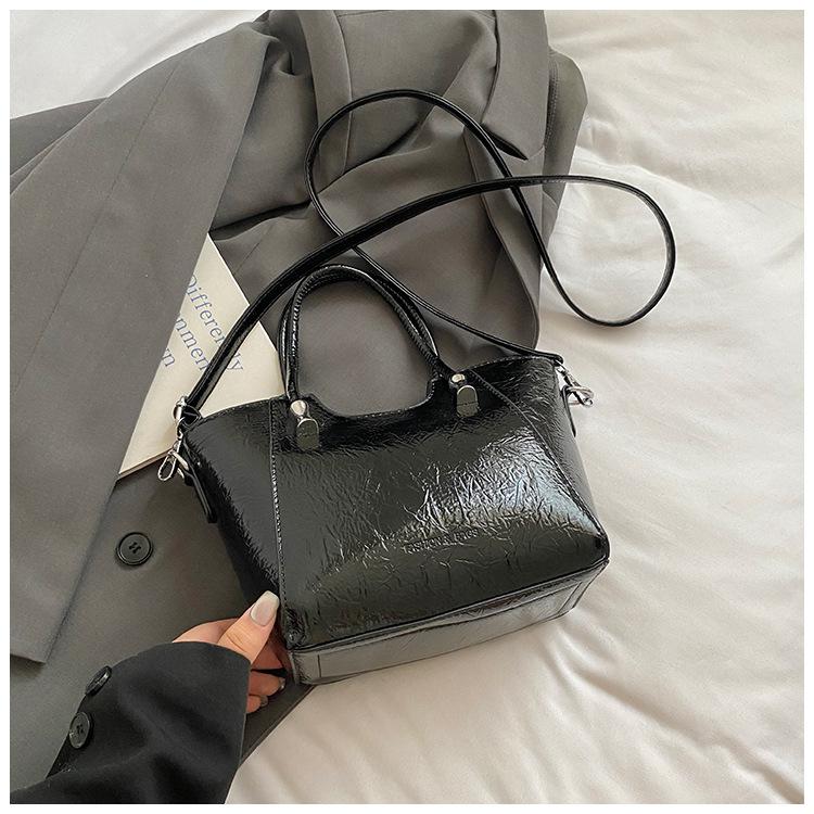 Today's Popular Portable Bucket Bag Women's New Fashion High-end Shoulder Bag Commuter Messenger Bag