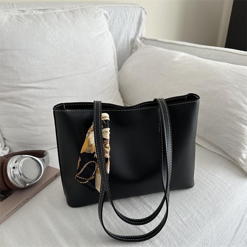 Tote Bag 2025 New Large-capacity Personalized Women's Bag Simple Work Commuter Shoulder Bag European and American Silk Scarf Tote Bag