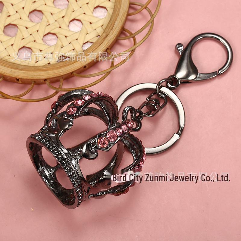 Personalized Diamond Crown Keychain - High-End Wedding Gift Metal Pendant