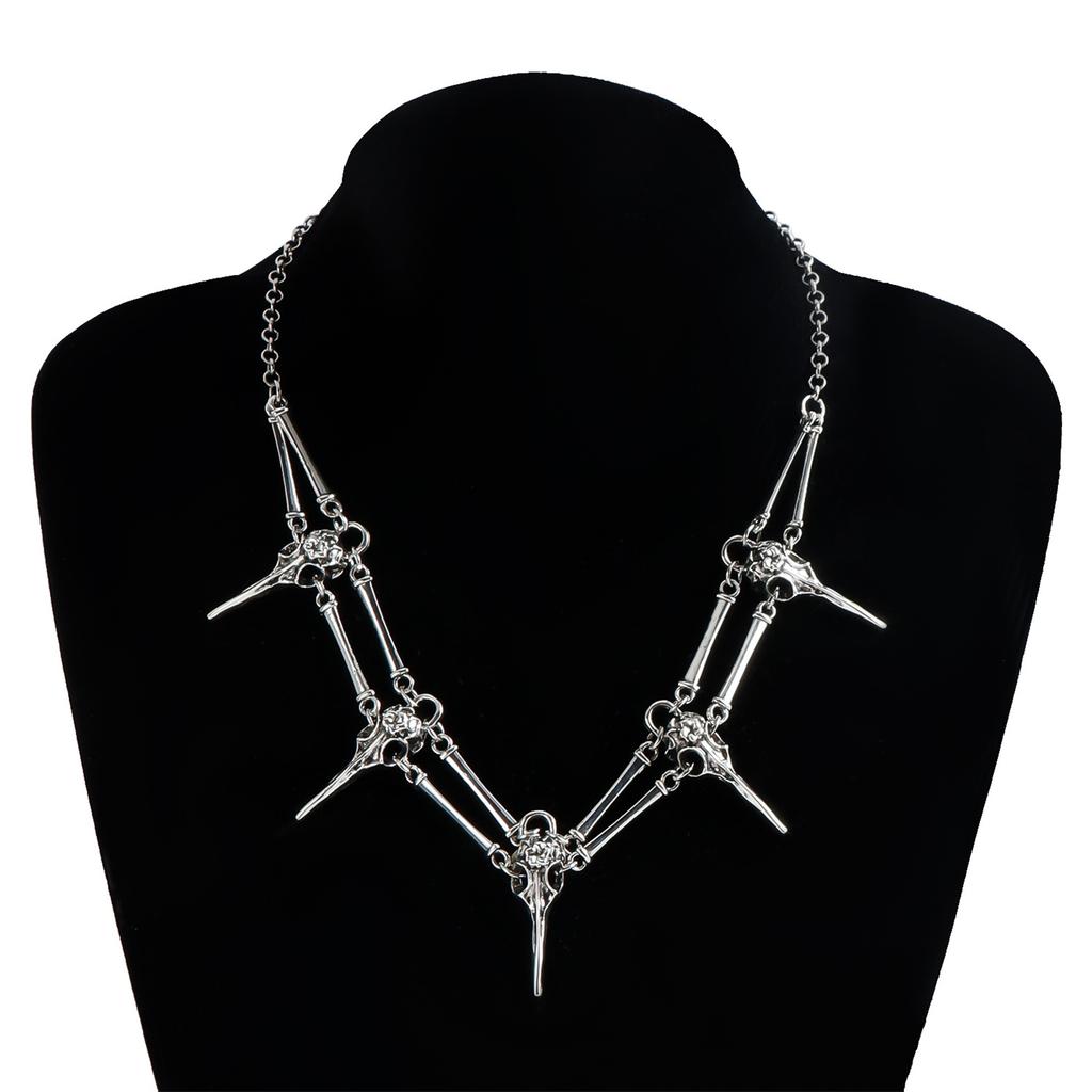 Alloy Gothic Bird Skull Necklace Exquisite Pendant Necklace Alloy Texture for Individualistic and Artistic Expression