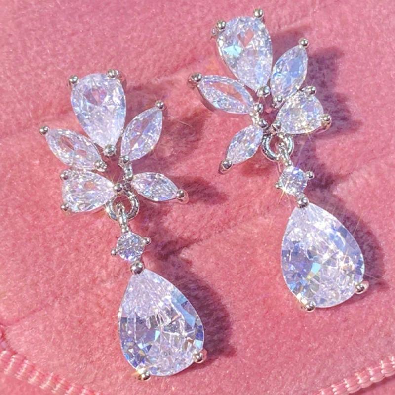 European and American fashionable women's sweet water droplet temperament elegant personality creative pear shaped earrings dinner earrings