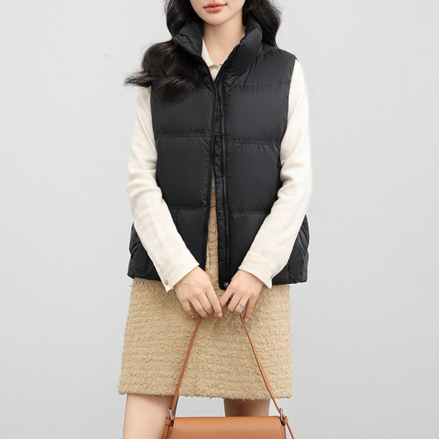 Женская легкая термокуртка без рукавов с воротником-стойкой — фото 12