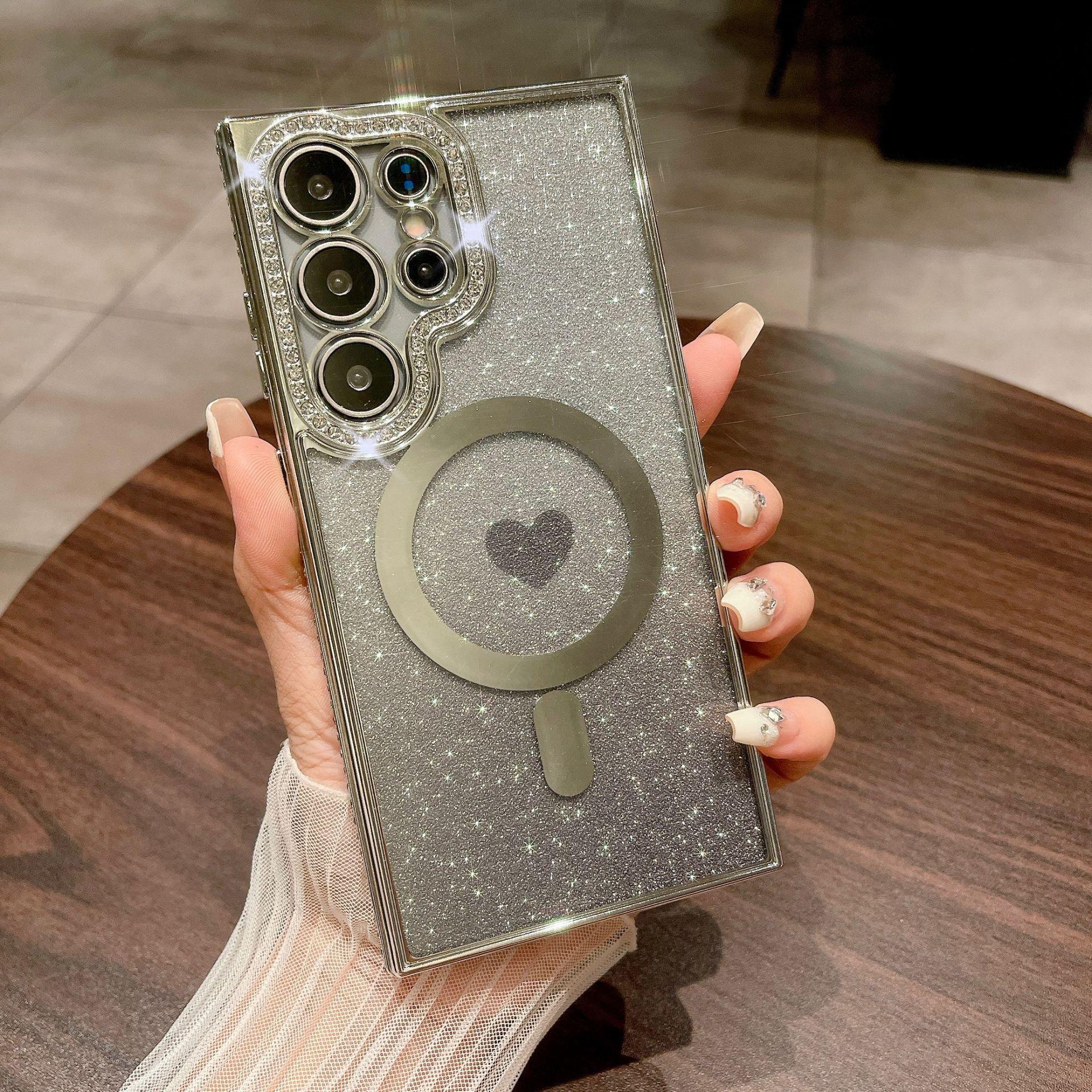 

Suitable for Samsung S24Ultra Magnetic Phone Case with Gradient Glitter, S23plus Water Diamond Heart, and S22 Protective Case S22 срібний