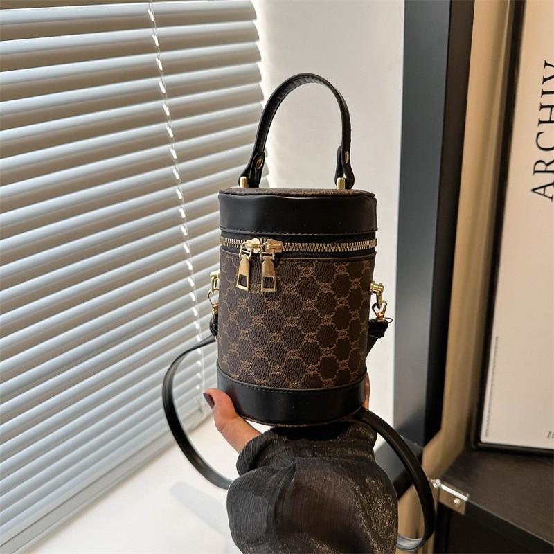 Stylish Spring Fashion Pu Handheld Bucket Bag For Women With Elegant Design And Versatile Use