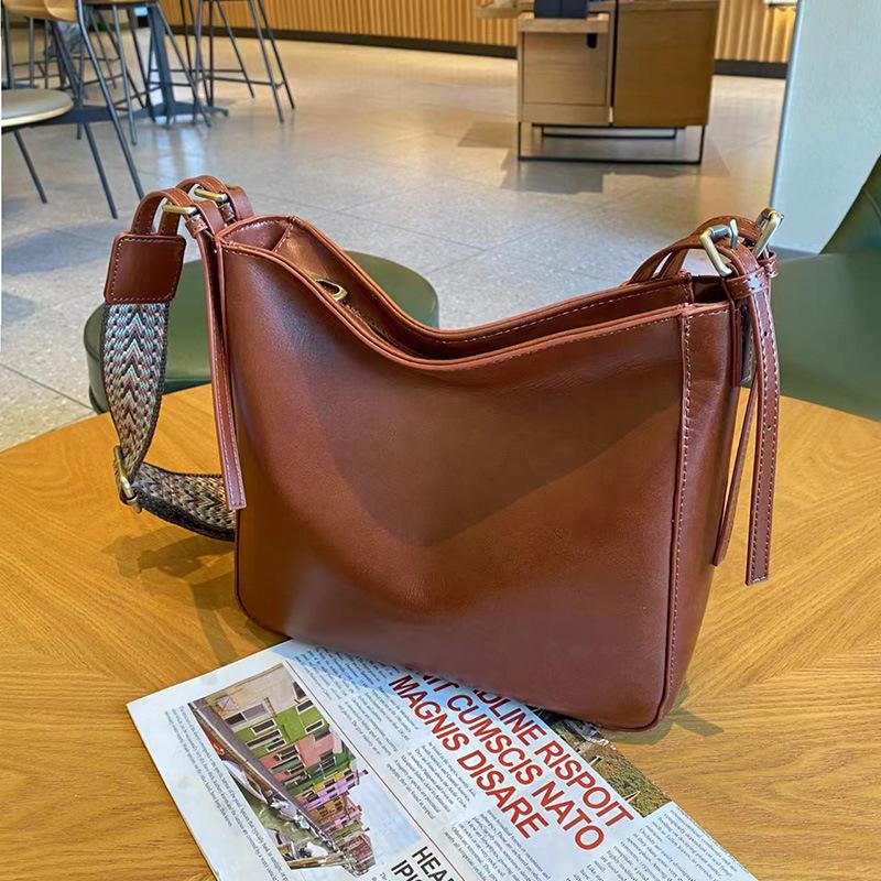 Women's New Bag Large Capacity Commuter Armpit Bag Shoulder Bag