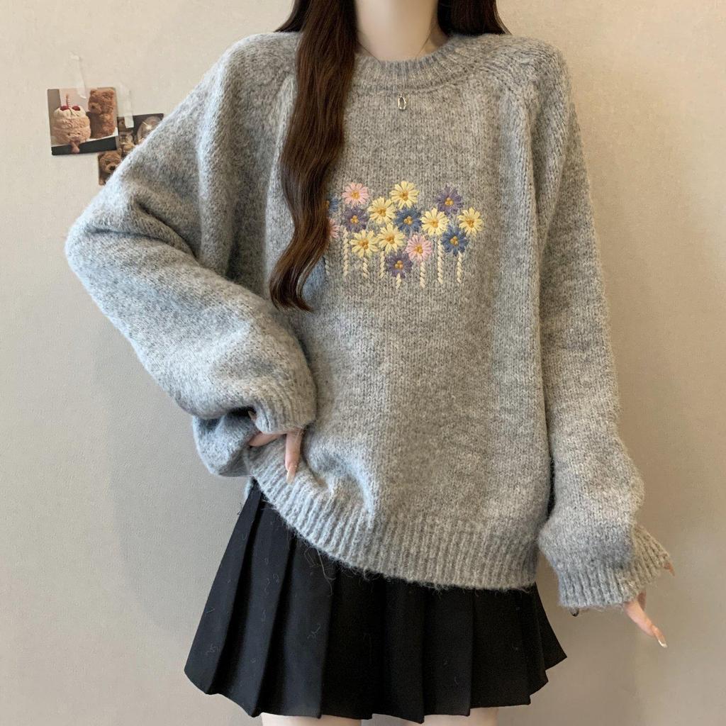 Women's Soft 3D Flower Embroidered Knit Pullover - Cozy Autumn/Winter Style