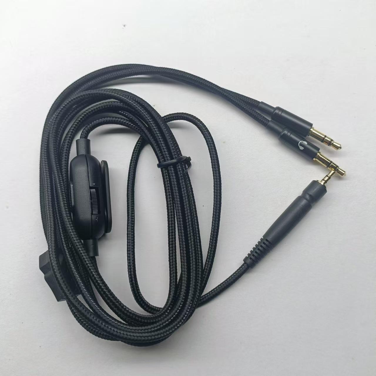 

Compatible with Sennheiser Headsets: GameZero, GameONE, GSP500, GSP600, GSP350, PC37X, PC373. 2m