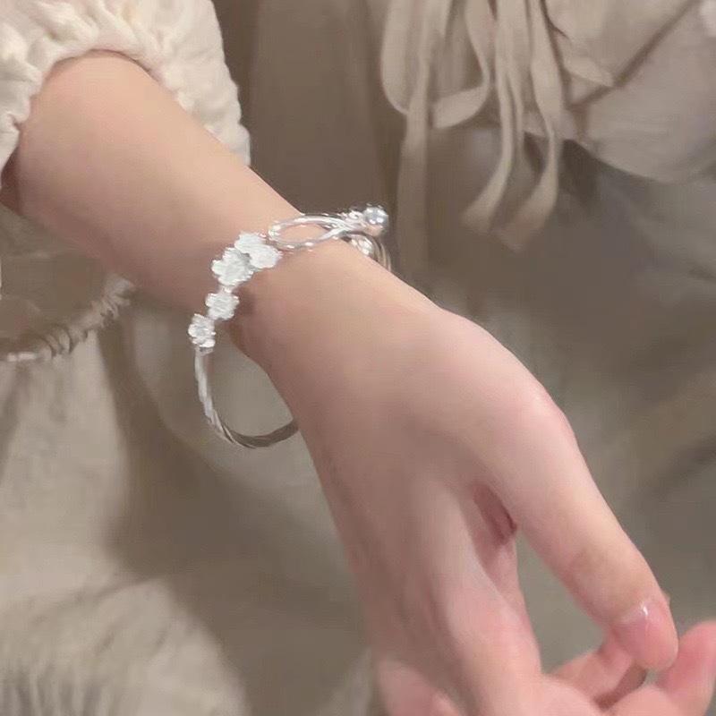 Plum blossom bell Chinese style national style ten miles of flowers bracelet sweet and smart glossy open bracelet super fairy jewelry gift
