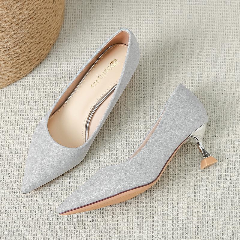 

Премиальные женские туфли на высоком каблуке 2025 новые остроносые темпераментные с юбкой с мелким вырезом профессиональные туфли-лодочки шпилька 6681-ES6 39 серебряный