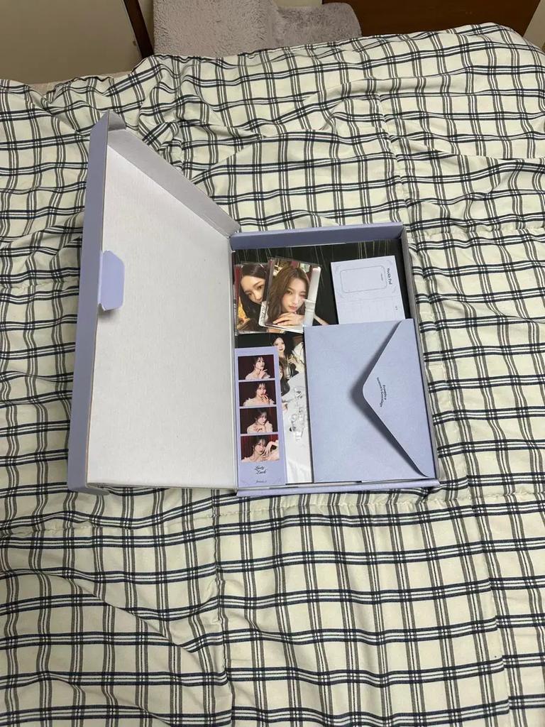 FROMIS_9 2023 Season's Greetings Used