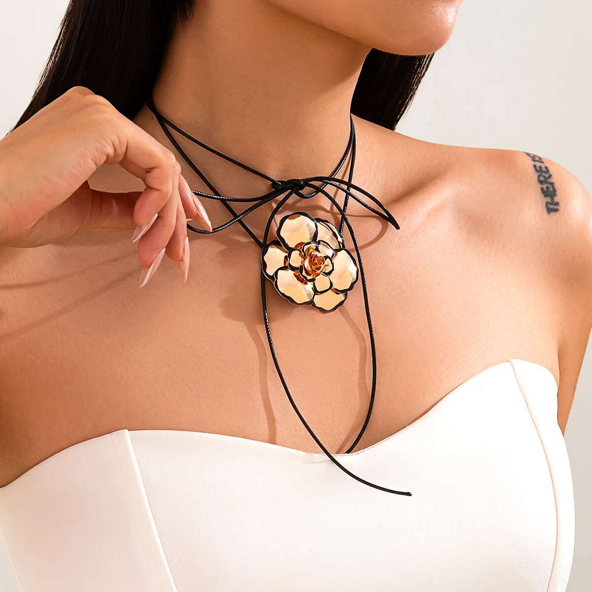 Salircon Elegant Black Flower Border Wax Thread Necklace for Women Weave Knotted Bowknot Adjustable Chain Jewelry Accessories