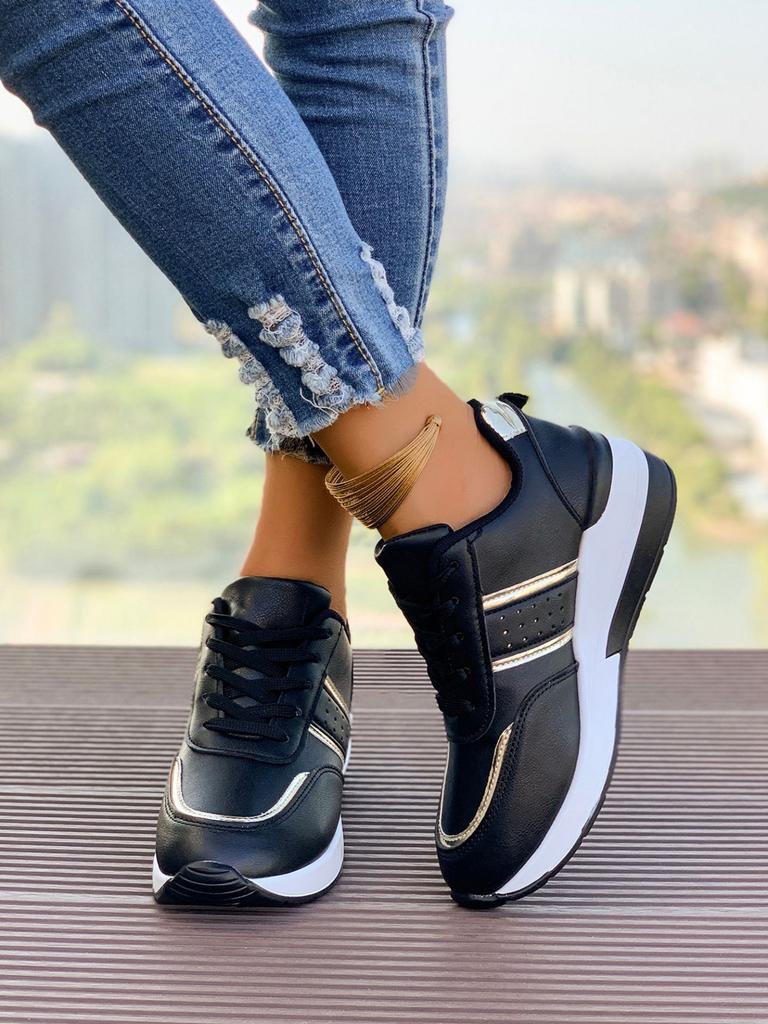 Fashion Women's sports casual shoes are fashionable, thick-soled, large-sized leather sports shoes that are comfortable