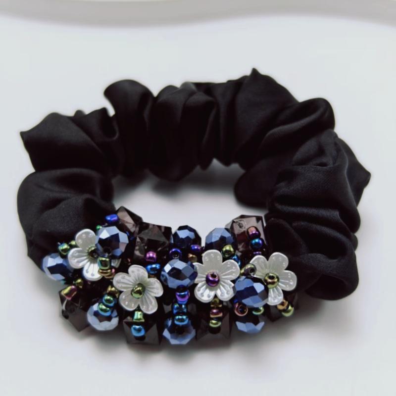 New Arrvial Luxurious Acrylic Flower Scrunchie Hair Tie Satin Crystal Ponytail Holder Fashionable Women Hair Accessories
