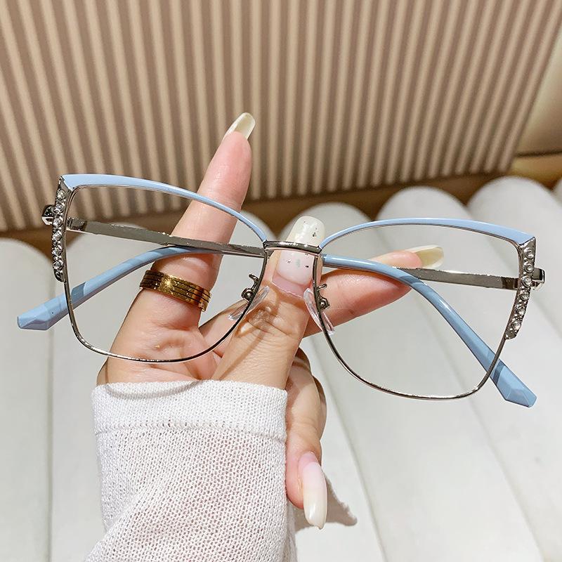 Women's Cat-Eye Rhinestone Eyeglass Frames: Trendy Photochromic & Anti-Blue Light Glasses
