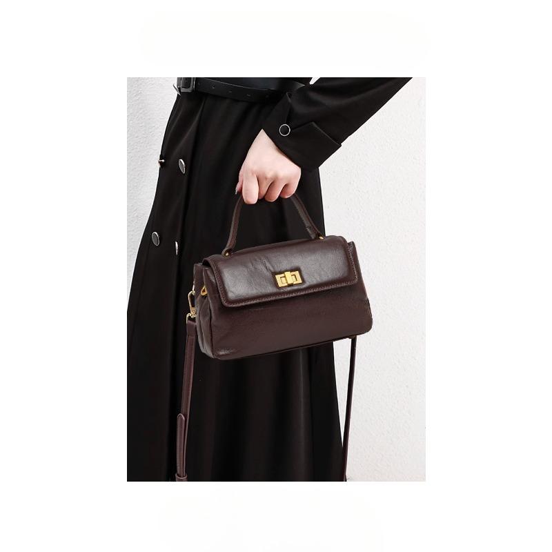 New Fashionable Niche One shoulder Crossbody Bag Mobile Phone Bag Fashionable Women's Bag Soft Texture Handheld Small Square Bag Trendy