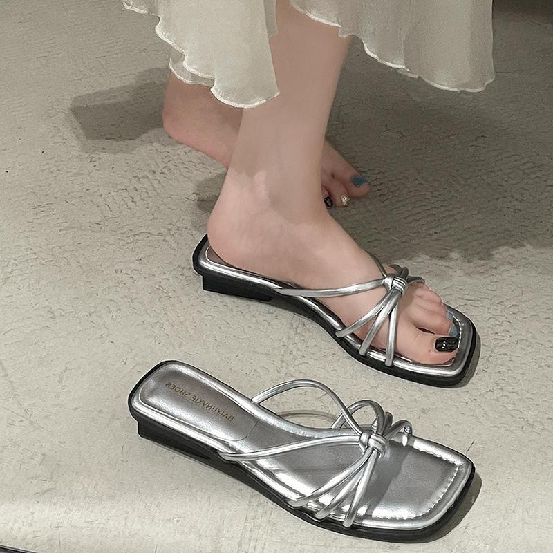 Fashion temperament explosive silver low thick heel slippers women's summer wear 2025 new versatile square head French cool slippers