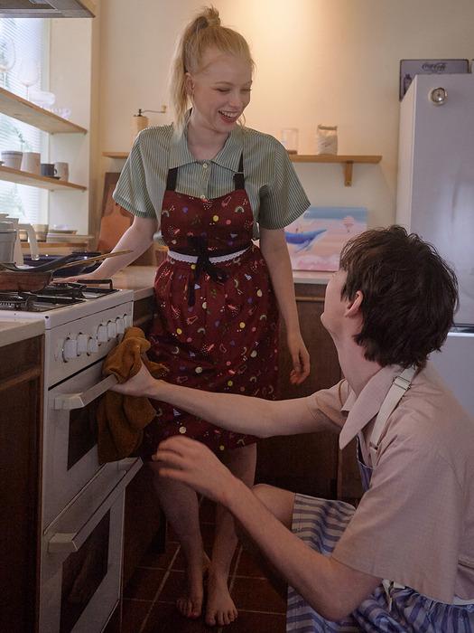 

sleepyholiday burgundy cotton apron Burgundy-FREE