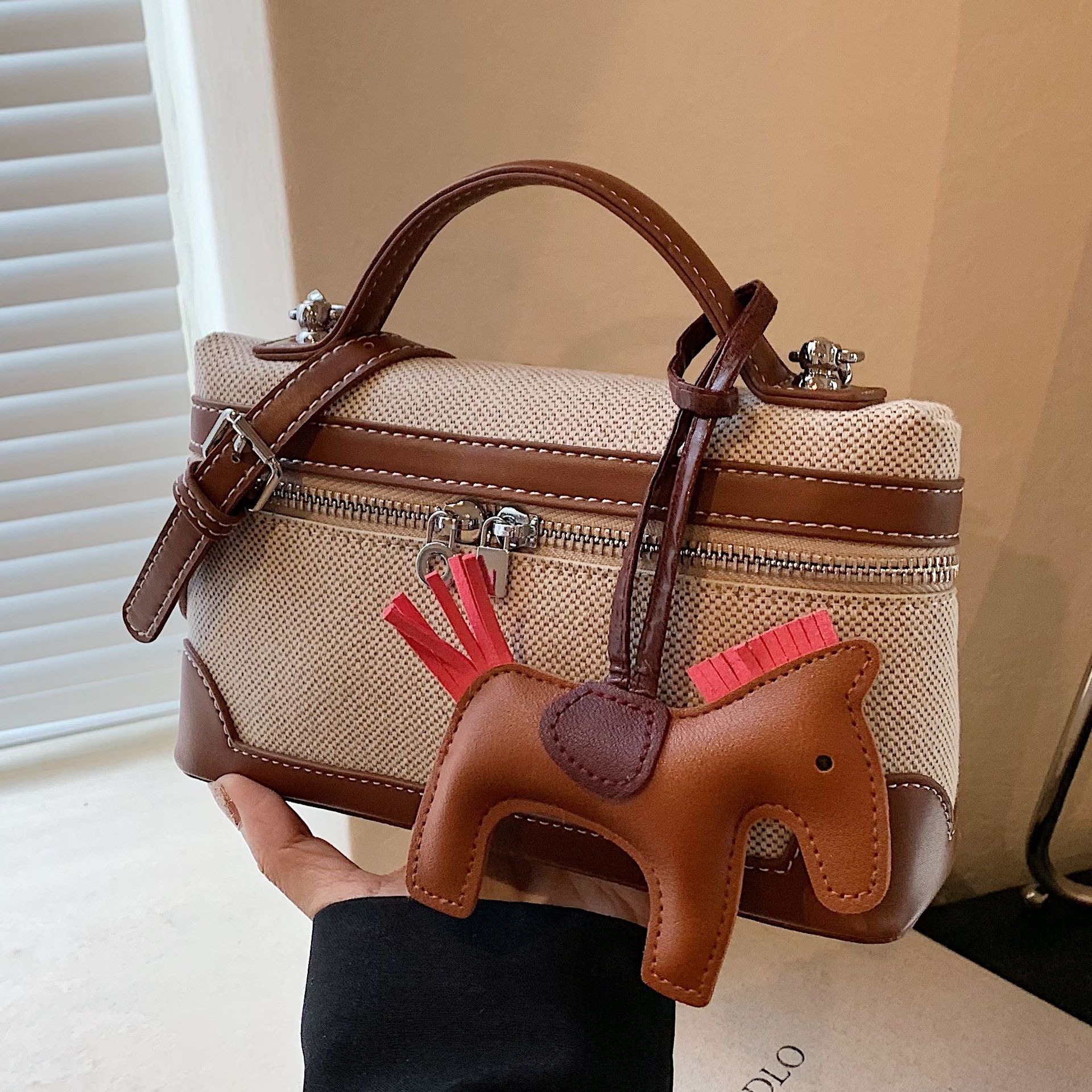 Korean spring and summer niche design portable bowling bag new Boston bag shoulder messenger bag