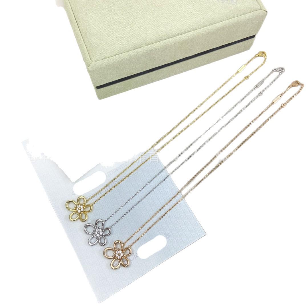 Elegant Rhinestone-Inlaid Flower Necklace for Women Original Packaging Box