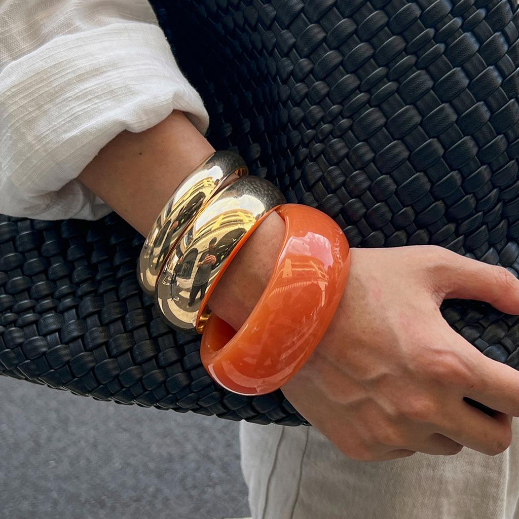 Exaggerated Wind Smudged Acrylic Resin Wide Bracelet, Fashionable Texture Metal Glossy Bracelet For Women