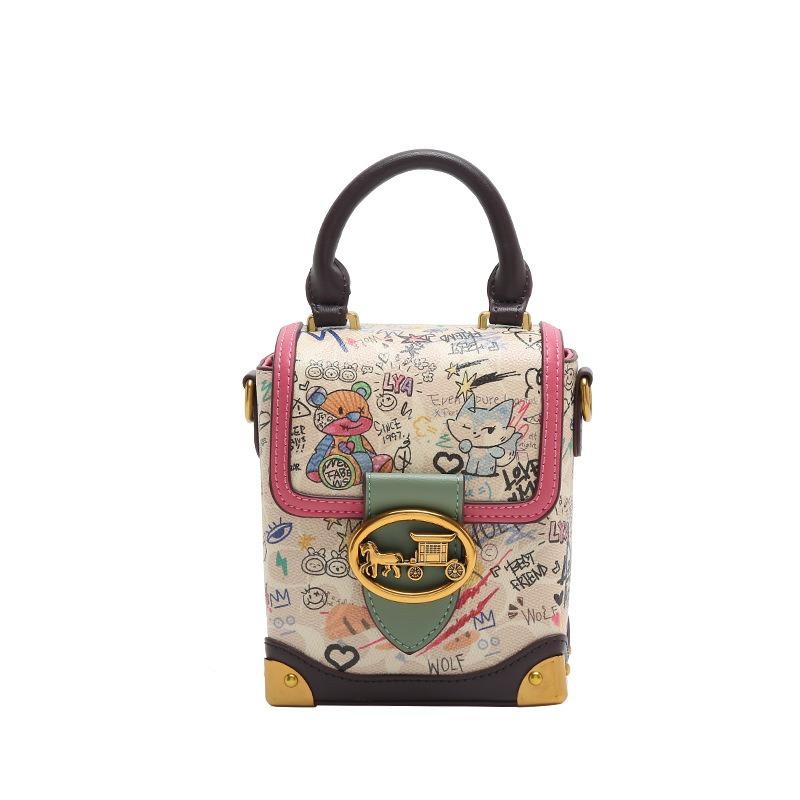 

Little Bear Graffiti Box Bag Premium Color Contrasting Mini Phone Bag
