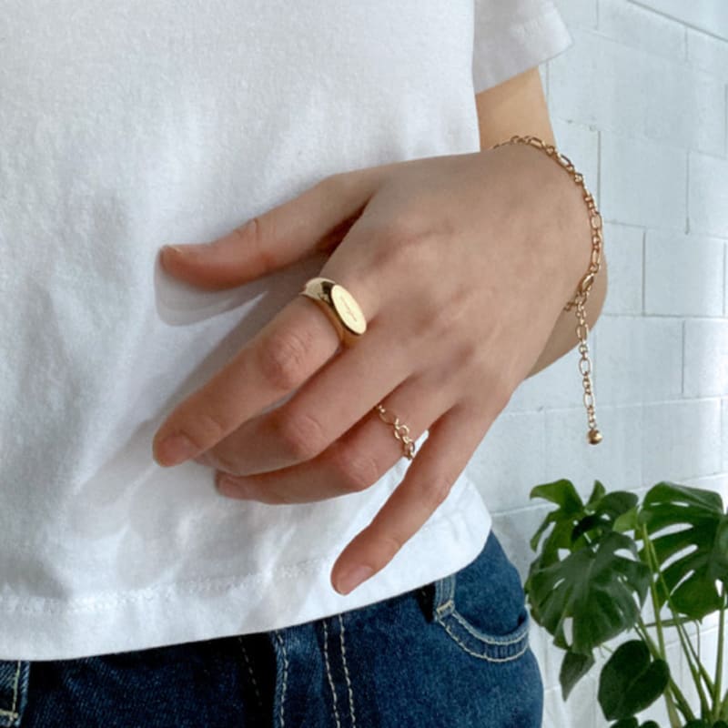 Metamic Signature Ring