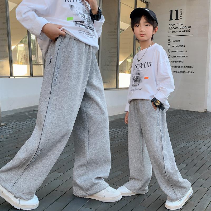 

Брюки для мальчиков Весенне-осенние спортивные штаны Новый стиль Большие мальчики Свободные повседневные спортивные штаны Детские широкие прямые брюки 130 серый