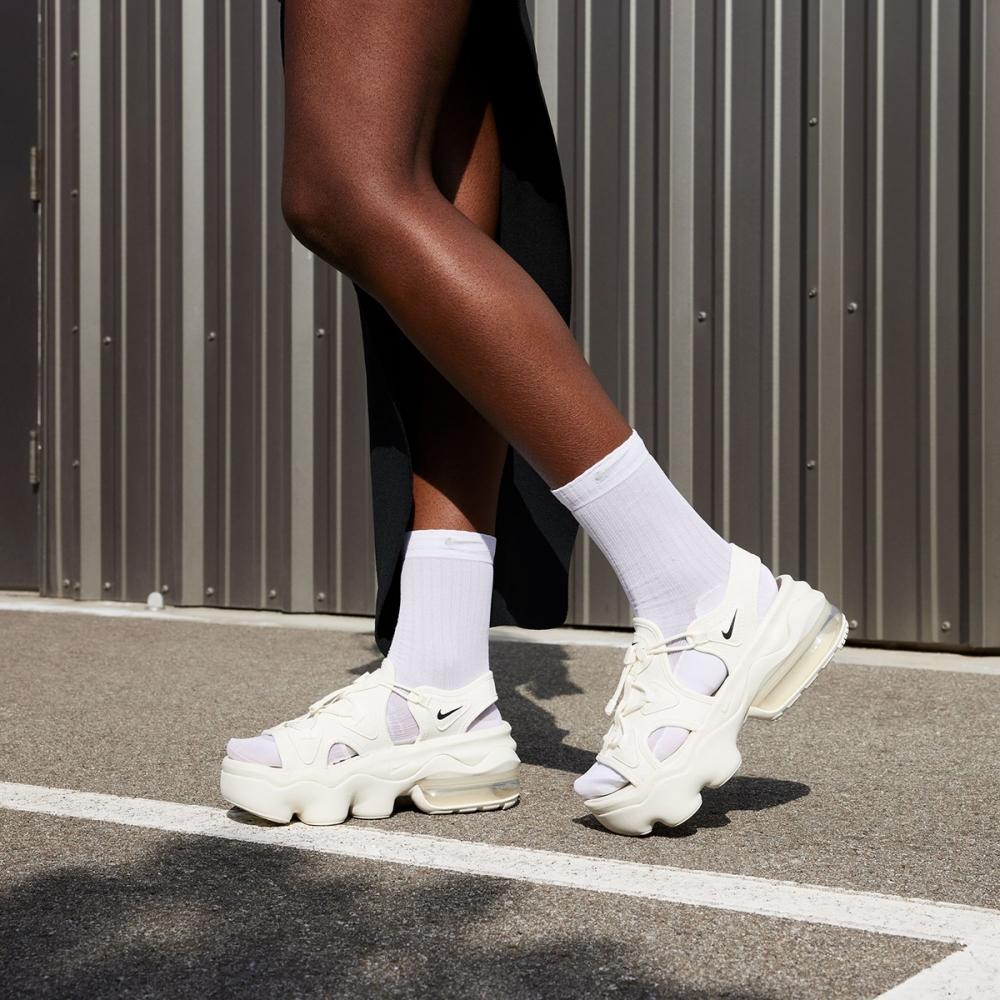 

Nike Женские сандалии Air Max Coco Ci8798 102 220