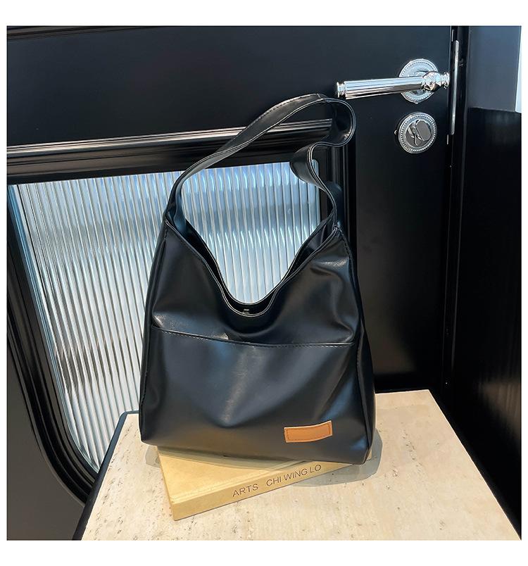 High-texture small bag 2025 new casual solid color women's bag popular large-capacity retro shoulder armpit bag