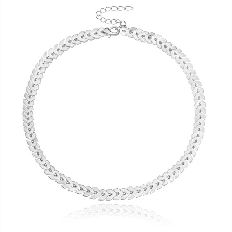 Stylish and Personalized Women's Versatile Short Collarbone Chain, Simple Aircraft Chain, Fishbone Chain Necklace