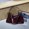 2024 Trendy Women's Large Capacity Crossbody Bag: Fashionable Oiled Leather, Elegant Texture, Versatile Underarm Design