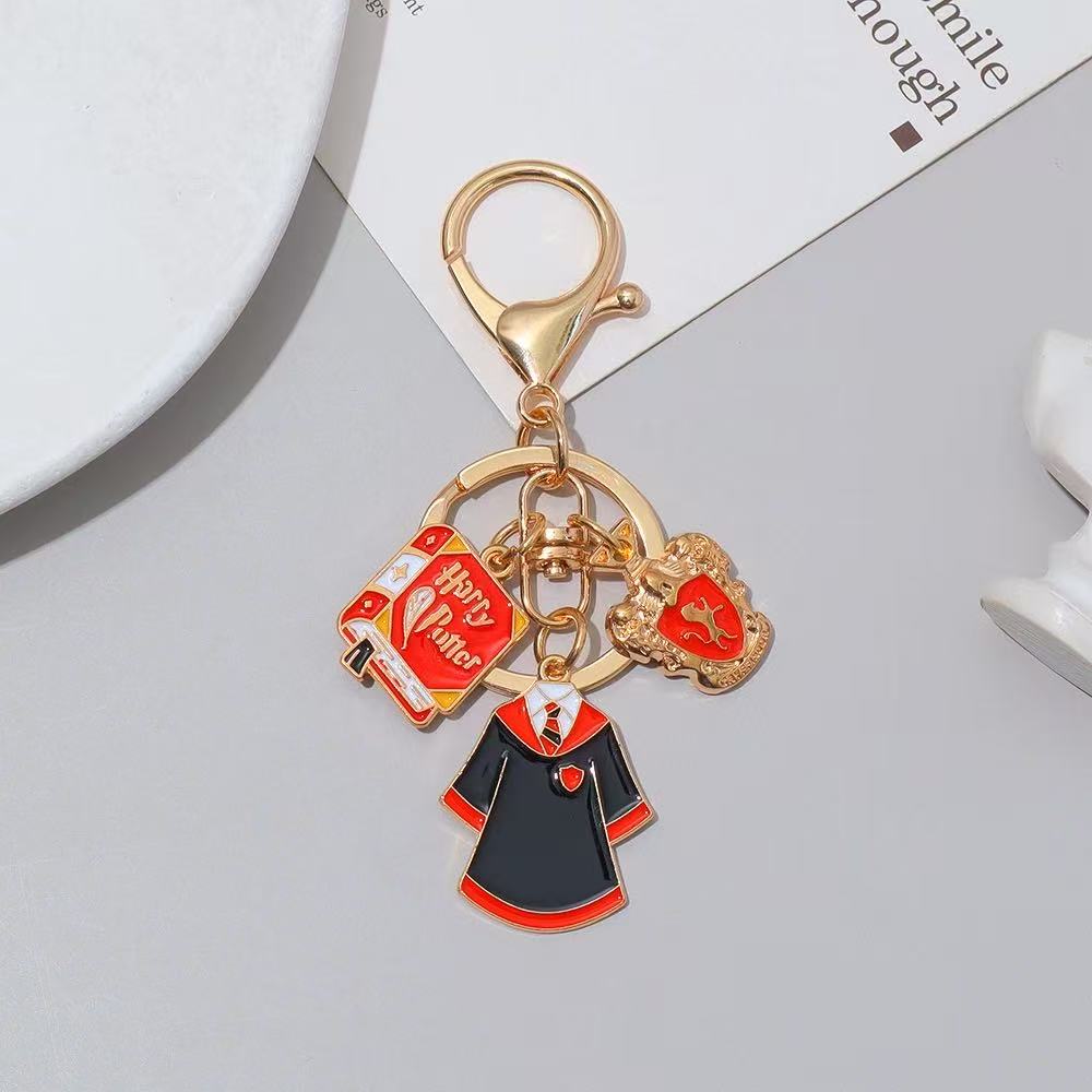 Magic Academy Couple Keychain Hufflepuff Gryffindor Slytherin Ravenclaw Surrounding Uniform Badge Alloy Pendant Creative Package Gift