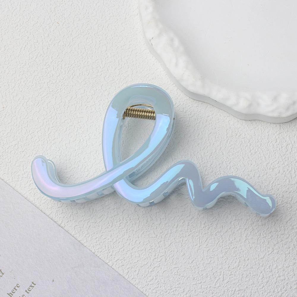 Korean Versatile Shiny Claw Clip: High-End Hair Accessory for Women