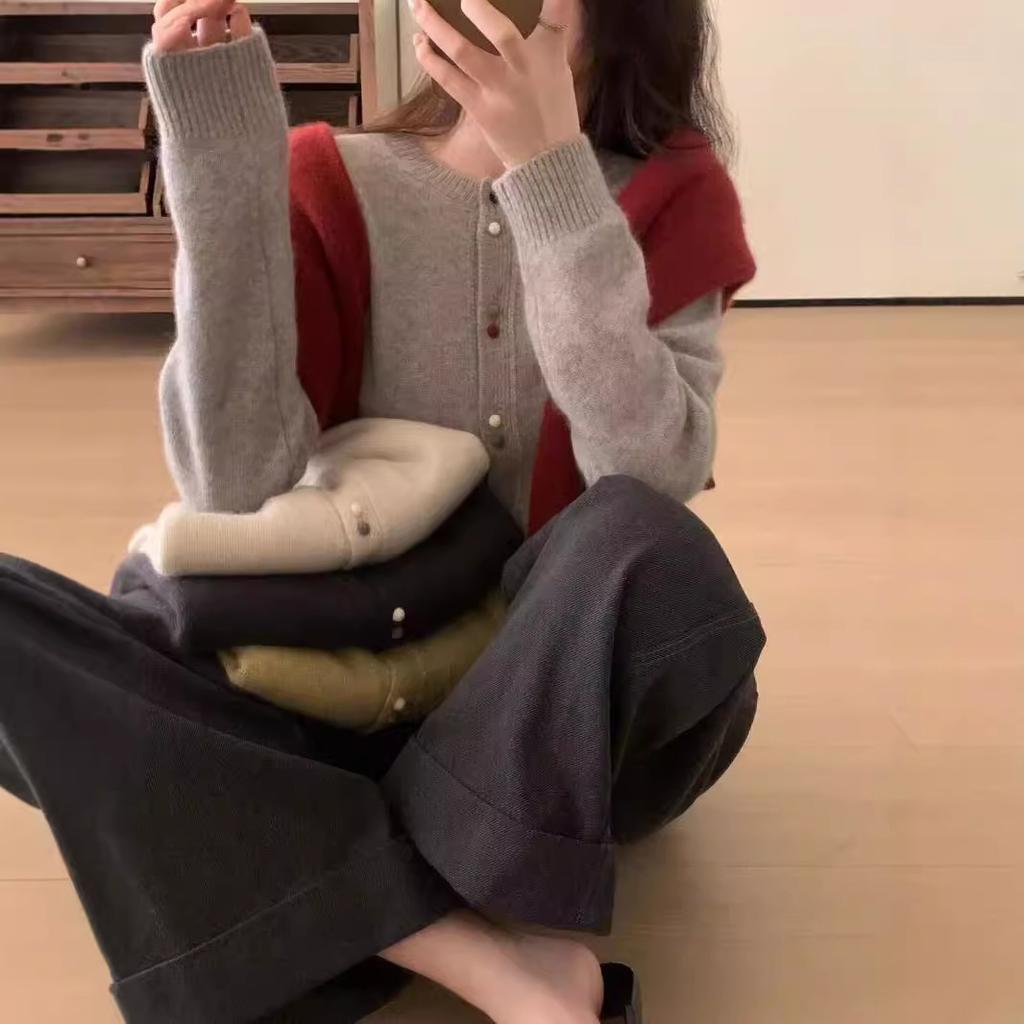 Autumn and winter French chic colorful button-down crew-neck knitted cardigan women's high-end sense fashion versatile sweet soft waxy outer wear