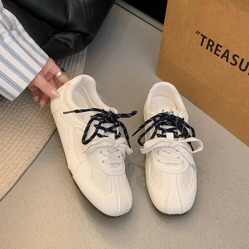 

Кожаные немецкие тренировочные туфли женские 2025 осень новые круглый носок мягкая подошва толстая подошва универсальные легкие воловья кожа повседневная спортивная обувь тренд 40