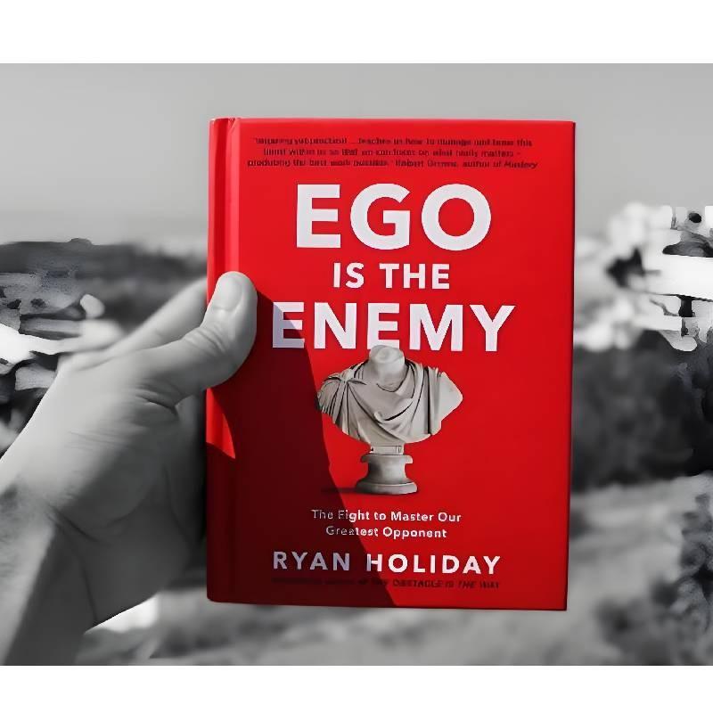 Wesentlicher englischer Leitfaden Ego ist der Feind von Ryan Holiday zum Meistern der Selbstkontrolle