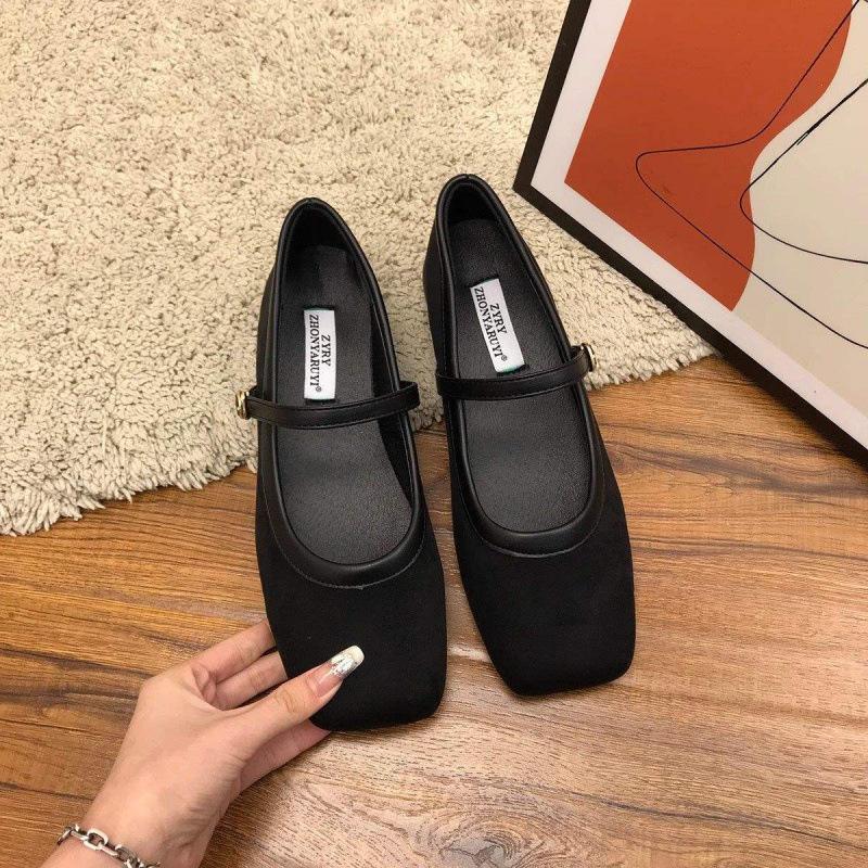 Fairy Wind Square Head Suede Medium Heel Grandma Shoes Girl 2025 Spring Versatile Vintage Soft Leather Mary Jane Coarse Heel Single Shoes Woman