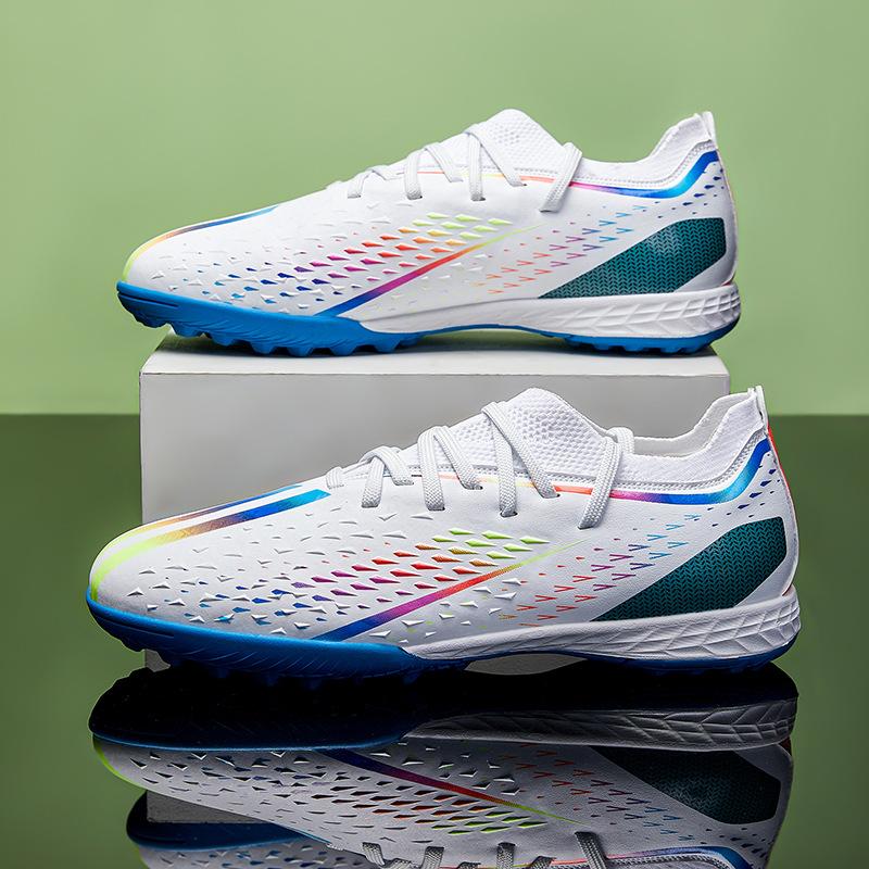 

Overseas popular boys and girls youth football shoes artificial turf training shoes manufacturers spot straight hair 32