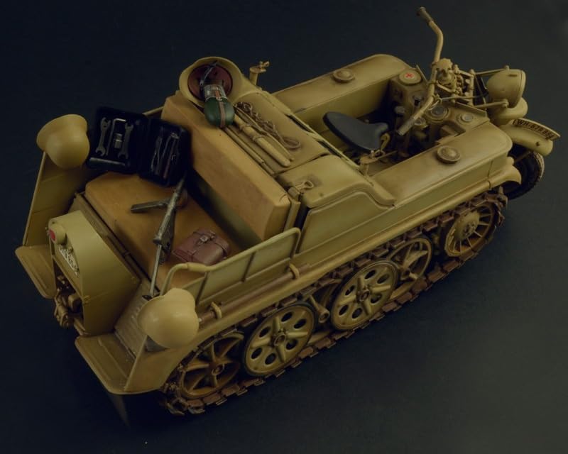 Platz Italeri WW2 German Kettenkrad Plastic Model IT7404 1/9 (Combat Vehicle)