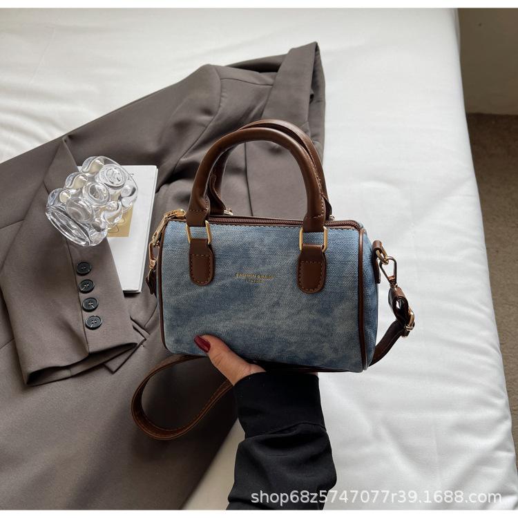 

Super fire niche pillow bag retro small bag 2025 new women s bag popular messenger bag fashion handbag синий