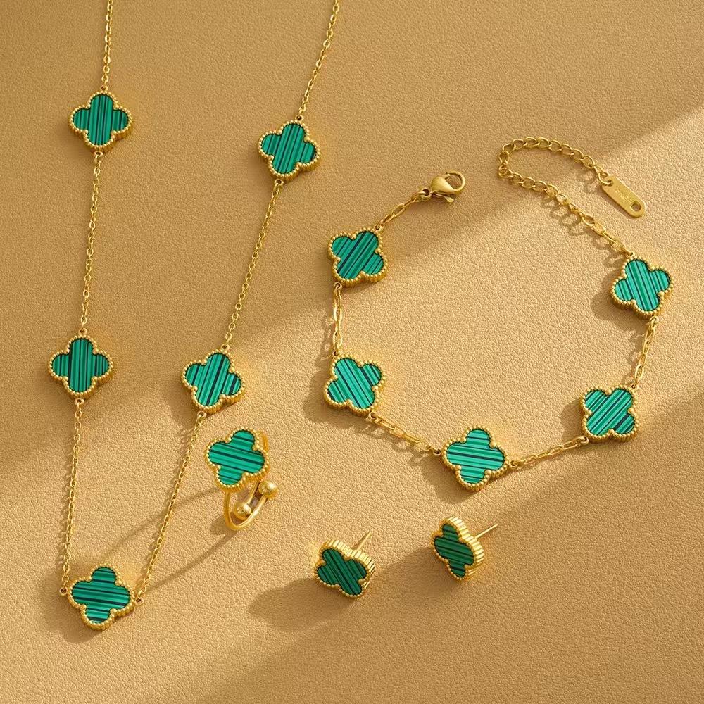 4 SZTUKI Zestaw Koniczynka Kwiat Naszyjnik ze stali nierdzewnej Platerowany piecowo 18-karatowym złotem