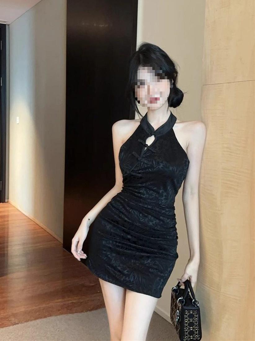

Summer Petite Waist-Cinching Cheongsam: Off-Shoulder Halter Neck Dress for Women Small
