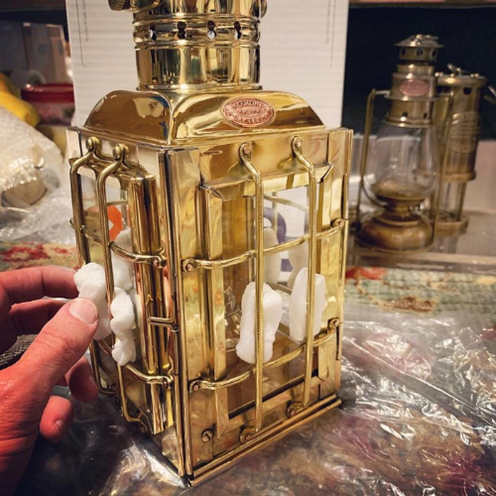           Vermont Lanterns Vermont Lantern Ship Chief Oil Lantern 10   25.4cm  Antique Bronze