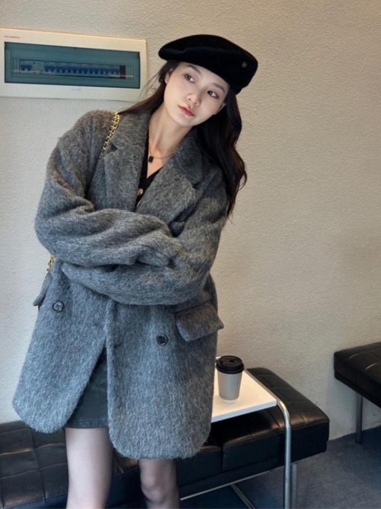 New 2026 Women's Grey Woolen Coat - Trendy, Thickened Short Jacket for Autumn/Winter