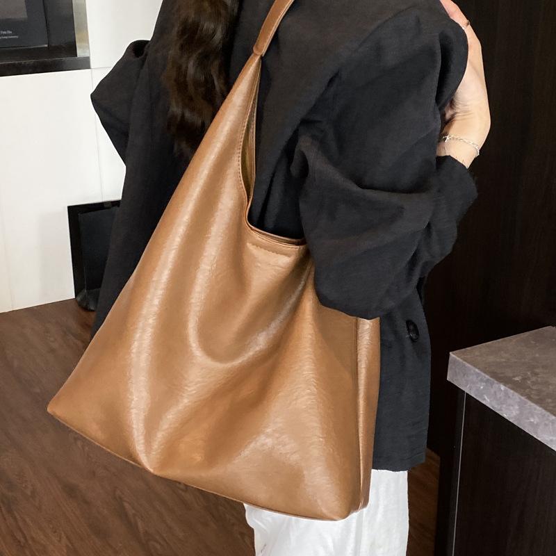 Large Capacity Tote Bag Women's 2025 New Retro Trend Fashion Simple Casual Versatile Shoulder Bag