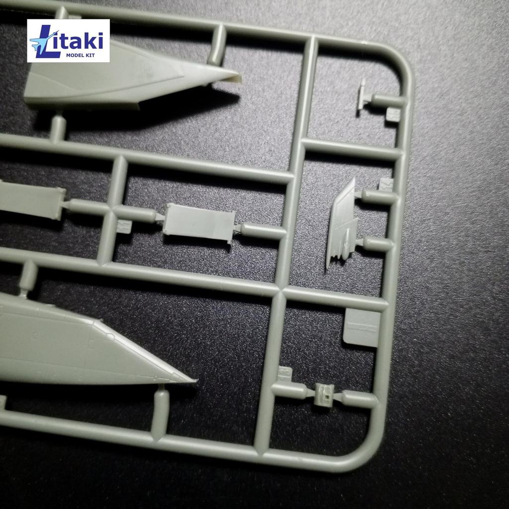 Litarki 1/144 Scale Russian Tupolev Tu-22M3 Backfire-C Swing-Glide Missile Bomber Plastic Model Kit UL14002 (Airplane)