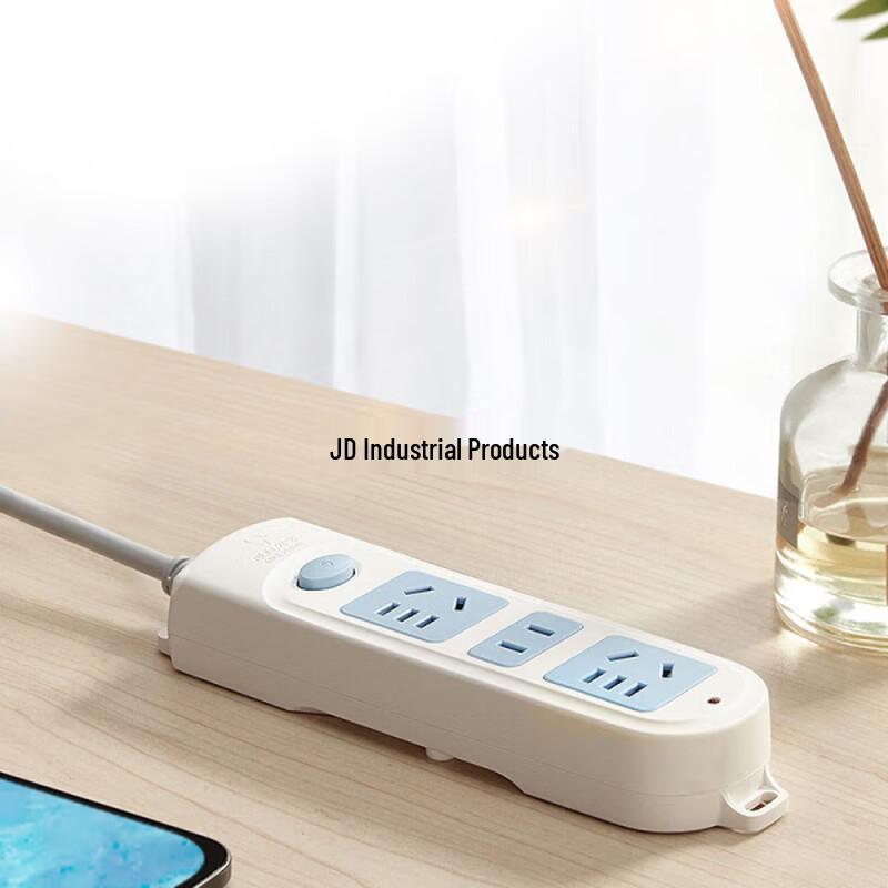 BULL GN-606 3-Outlet Power Strip with Master Switch
