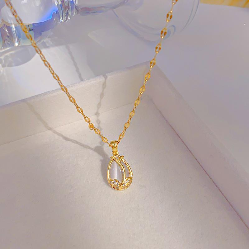 Elegant Cat's Eye Tulip Necklace: Chic Chinese Style Clavicle Chain for Women